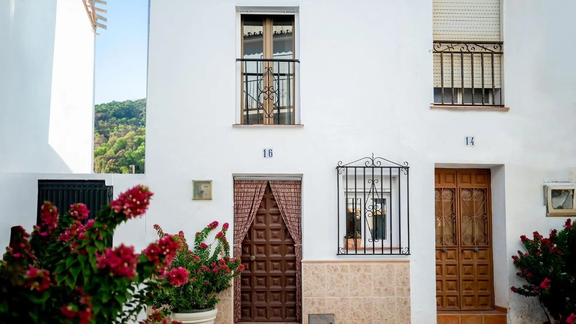 Gehele Accommodatie Exclusief Luxe Townhouse In Ojen Marbella Дом отдыха